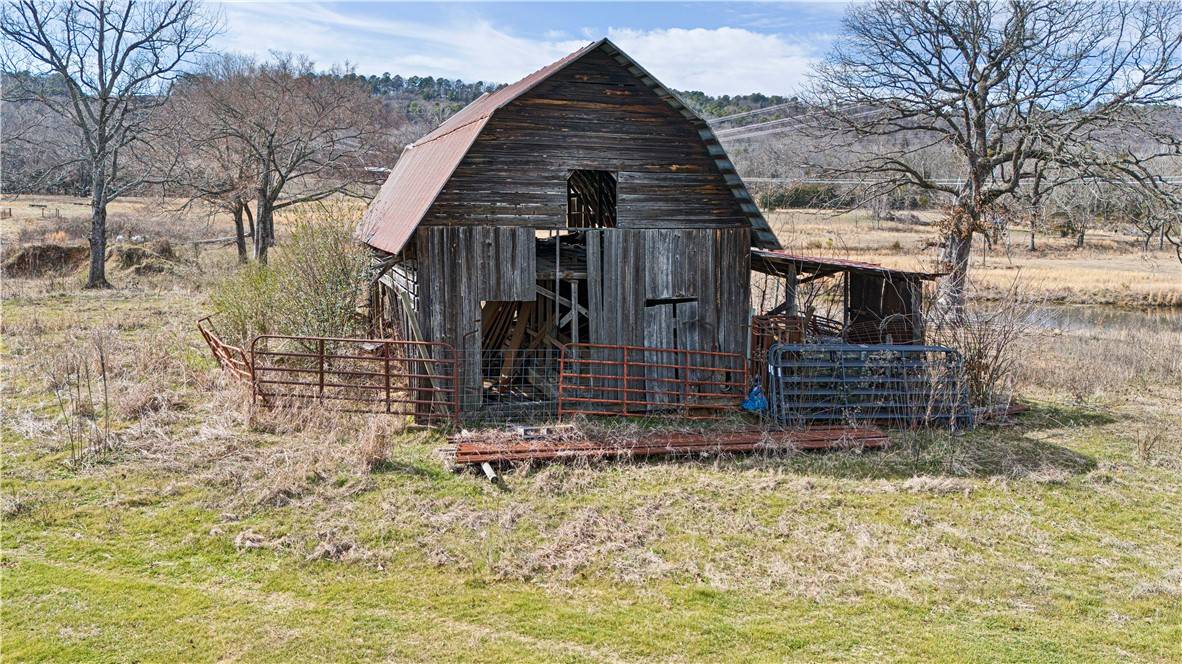 Russellville, AR 72802,589 Rachel Rd