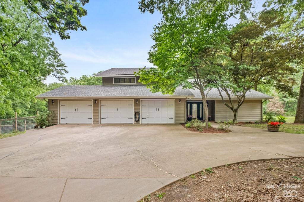 Siloam Springs, AR 72761,13434 Big Red Ln