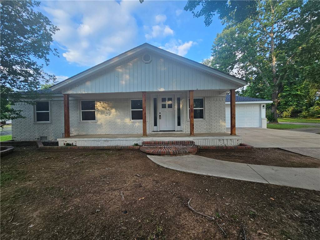 Russellville, AR 72801,612 N Greenwich