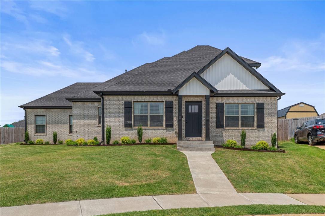 Cave Springs, AR 72718,806 Dollar St