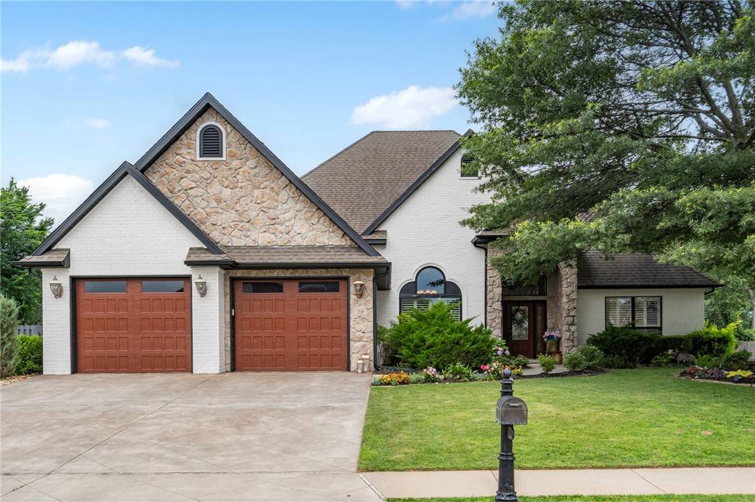 Rogers, AR 72758,5077 Strathmore Station Dr