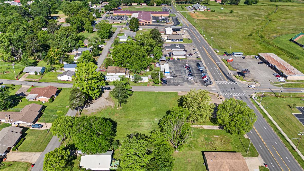 Morrilton, AR 72110,604 Harding St