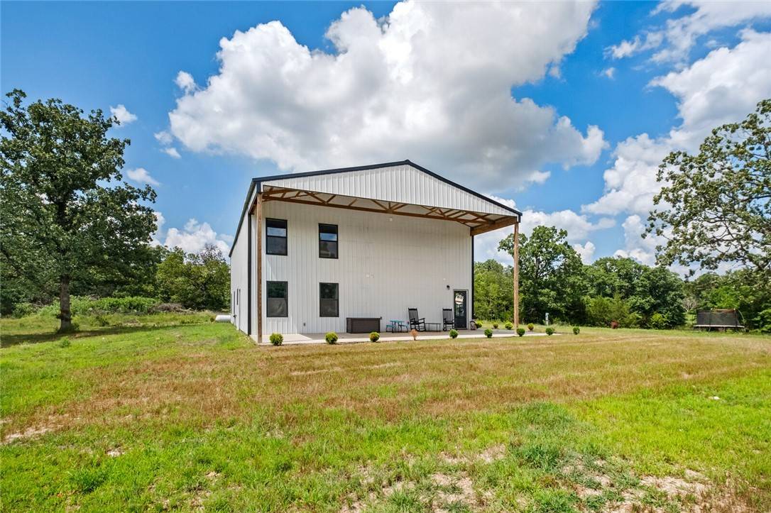 Gravette, AR 72736,20684 Leonard Ranch Rd