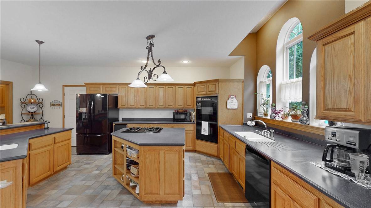 Bella Vista, AR 72715,2 Ewes Ln