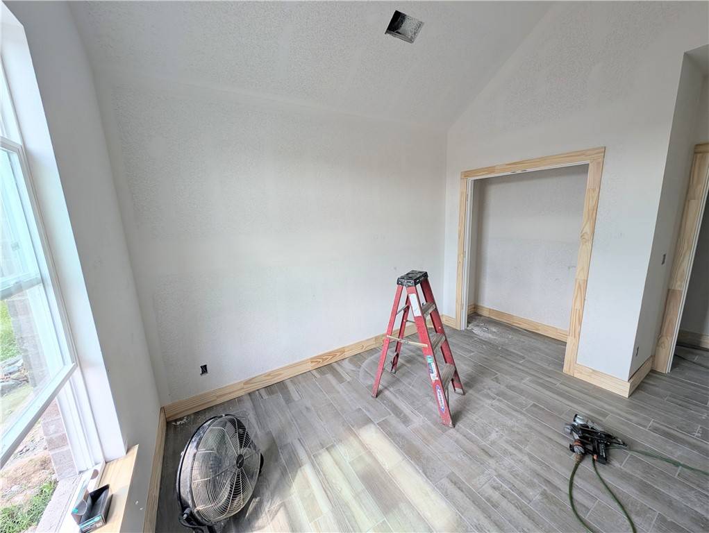 Gentry, AR 72734,100 White Oak St