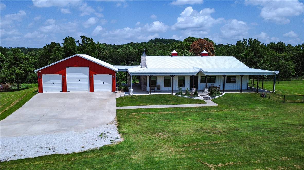 Gravette, AR 72736,16453 Rocky Dell Rd