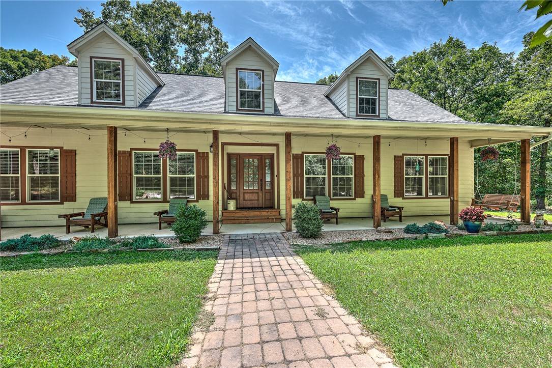 Gravette, AR 72736,10475 Meadowlark Ln