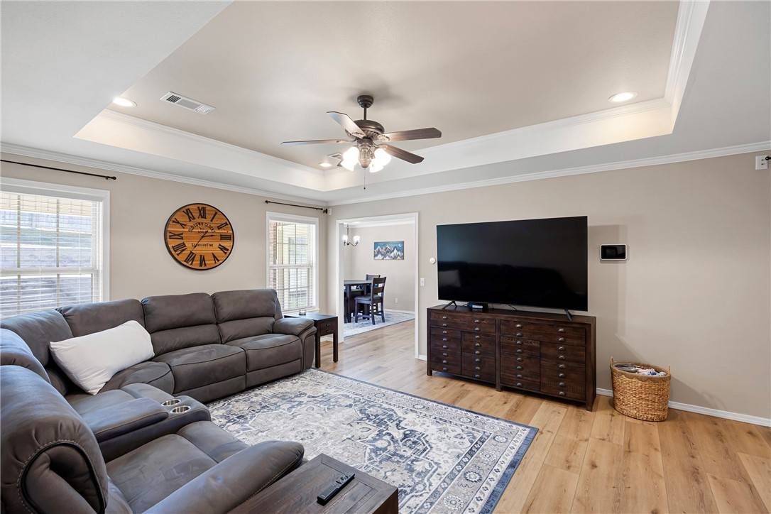 Russellville, AR 72802,140 Hawthorne Ln