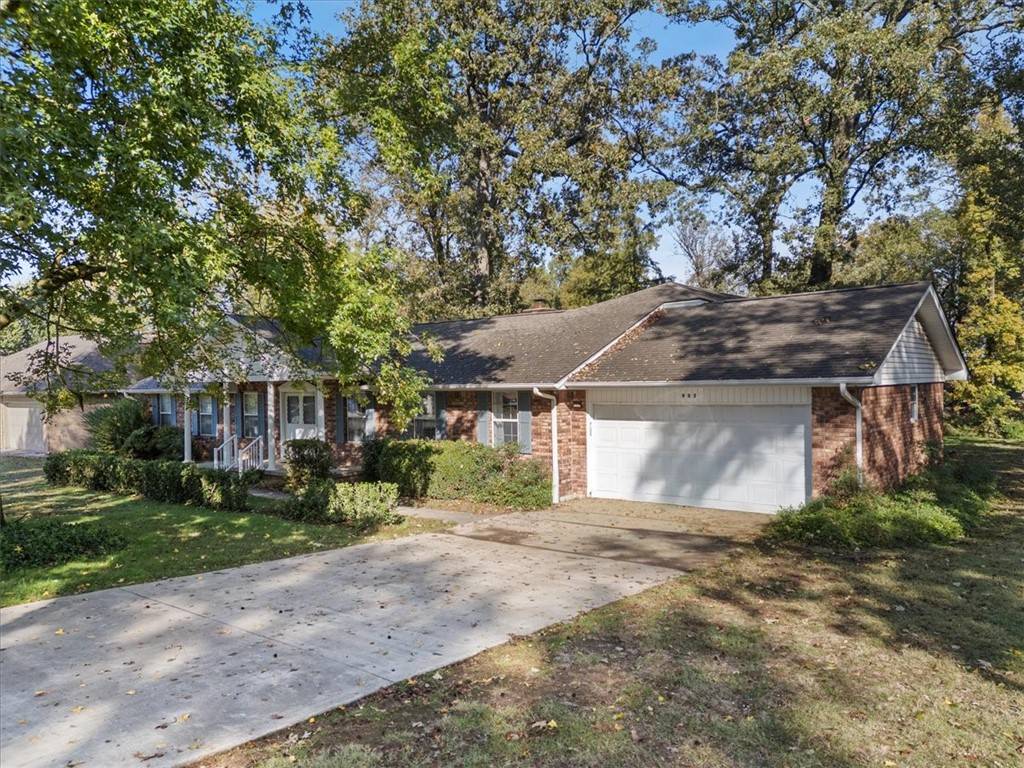 Siloam Springs, AR 72761,905 W Elgin St