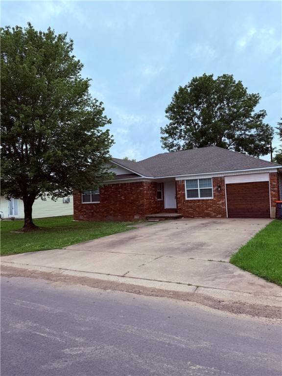 Russellville, AR 72801,1404 S Frankfort Ave