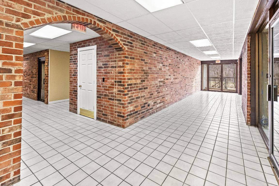 Harrison, AR 72601,801 S Pine St