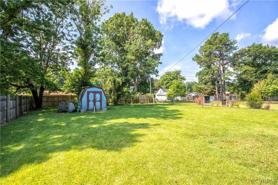 Petersburg, VA 23805,112 N Plains DR