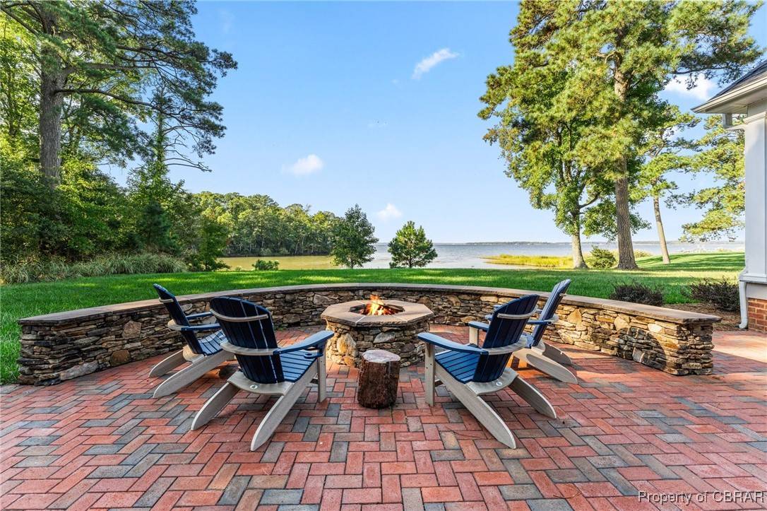 Weems, VA 22576,330 River Village DR