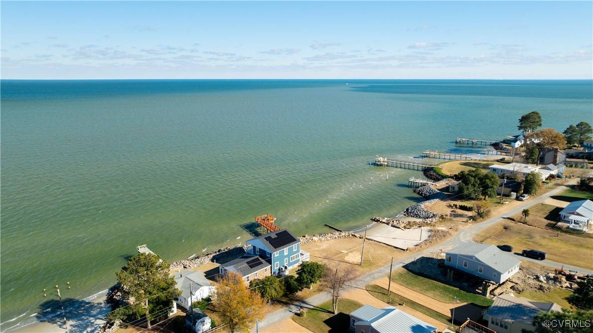 Deltaville, VA 23043,154 Riverside DR