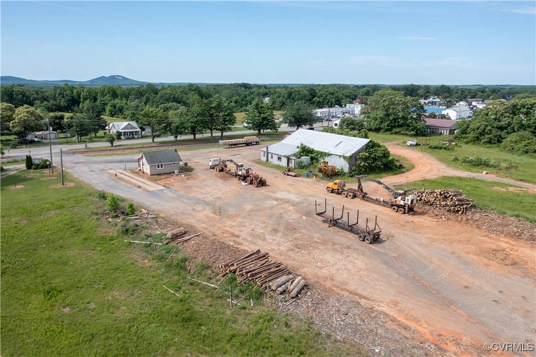 Dillwyn, VA 23936,17587 N James Madison HWY