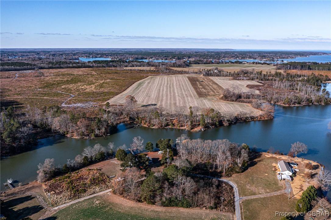 Hague, VA 22469,3352 Coles Point RD