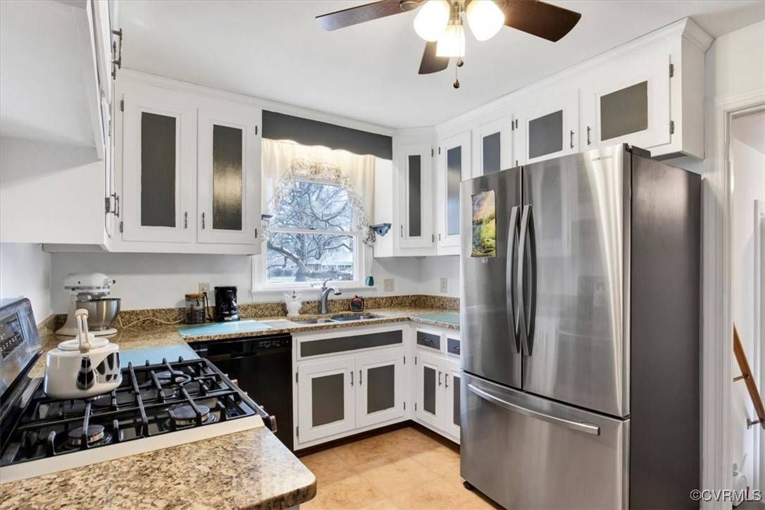 West Point, VA 23181,1270 Riverview DR