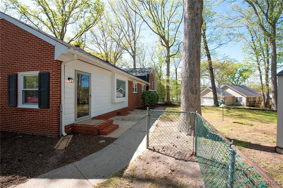 Chester, VA 23831,11433 Surry RD