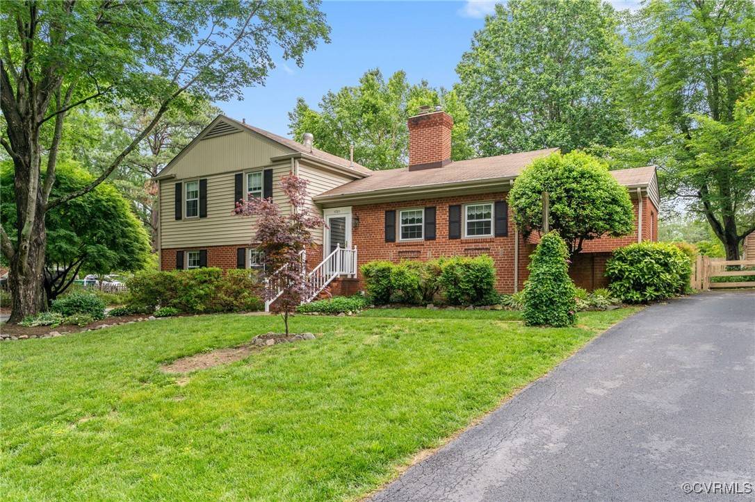 Henrico, VA 23229,1721 Broadmoor DR
