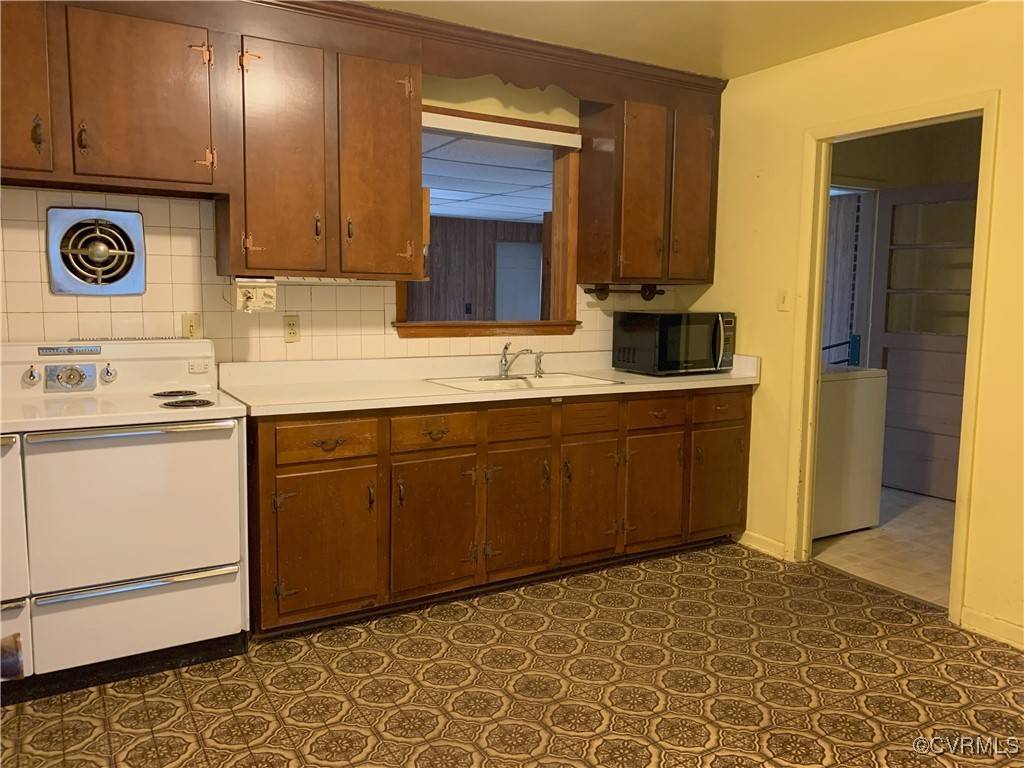 Colonial Heights, VA 23834,116 Verbov AVE
