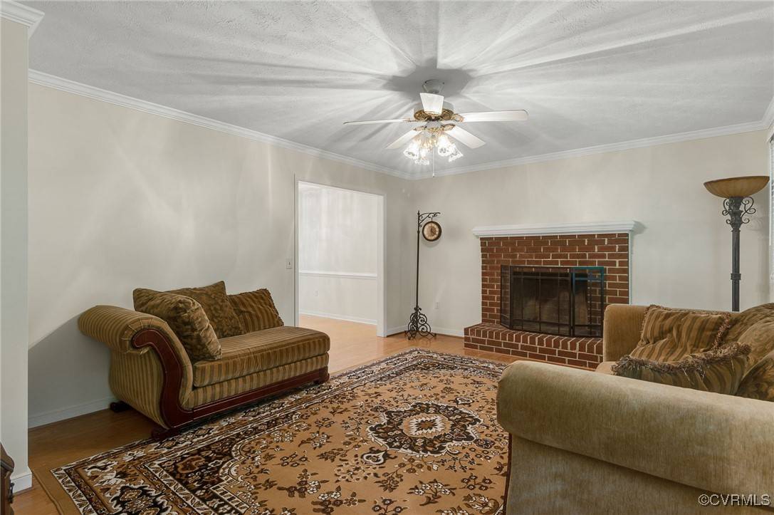 Amelia, VA 23002,9865 Knobs Hill LN