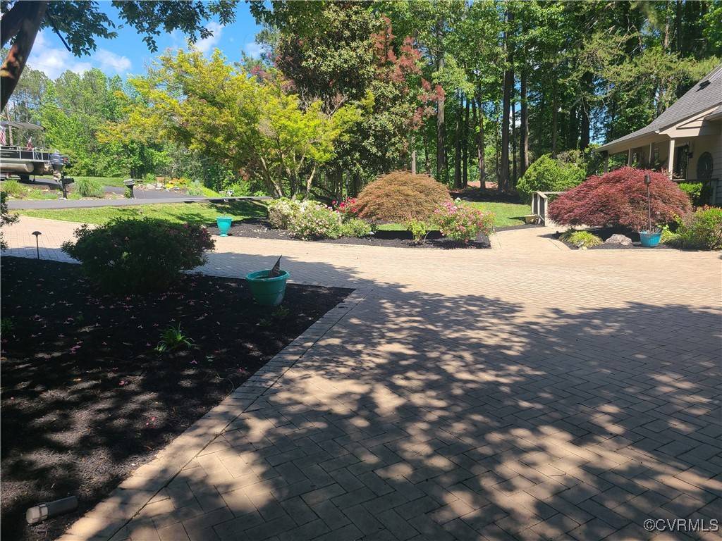 Ruther Glen, VA 22546,114 Lake Caroline DR