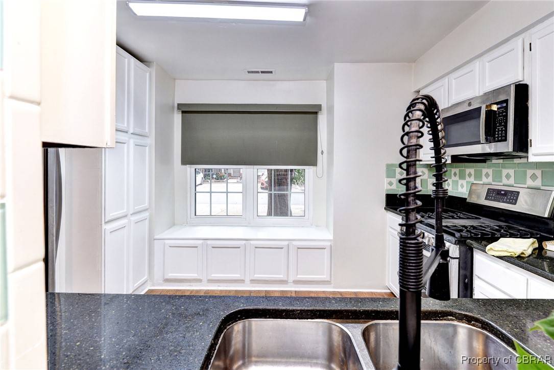 Hampton, VA 23666,7 Hawthorn PL