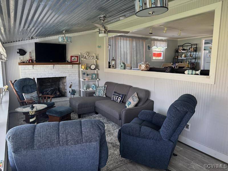 Dunnsville, VA 22454,112 Spring LN