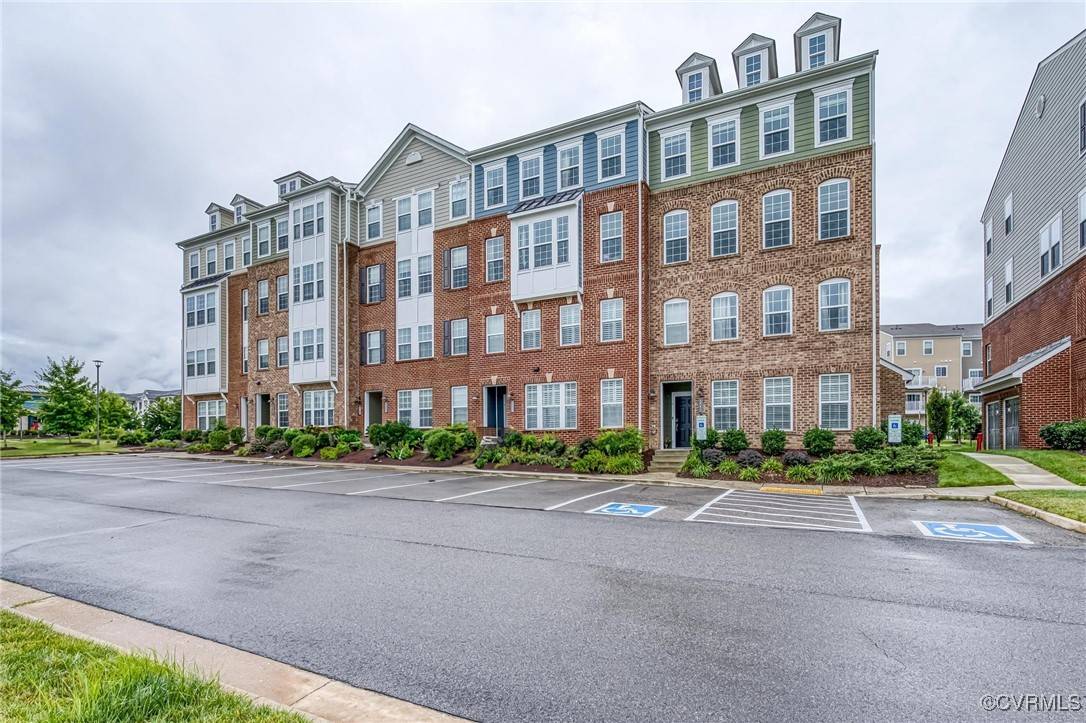 Henrico, VA 23233,4357 Saunders Station LOOP #B