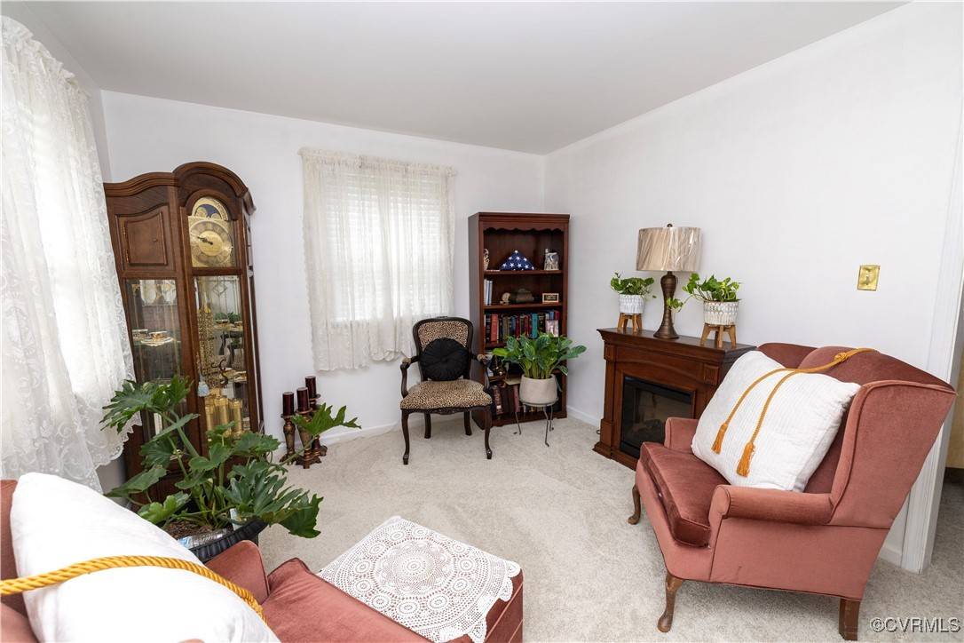 Hopewell, VA 23860,402 Pin Oak DR
