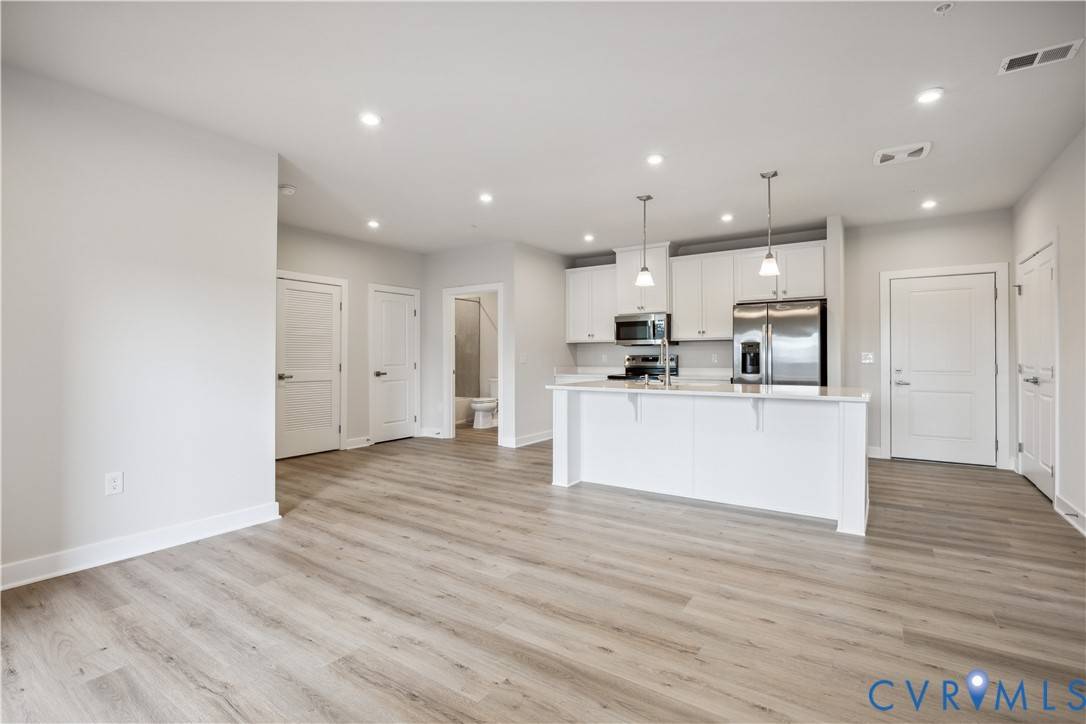 Moseley, VA 23120,15801 Hallowell RDG #304
