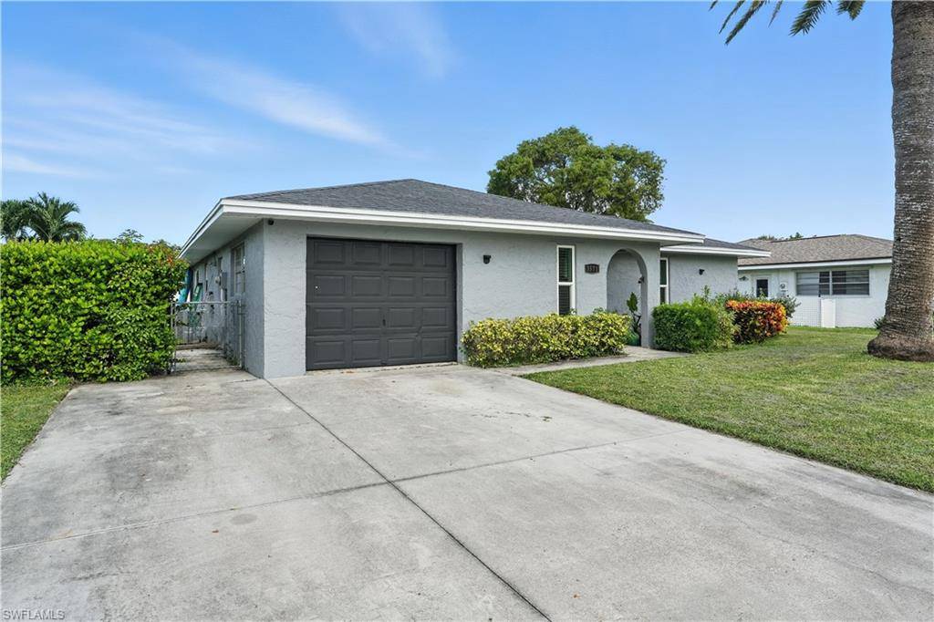 Naples, FL 34105,3571 Santiago WAY