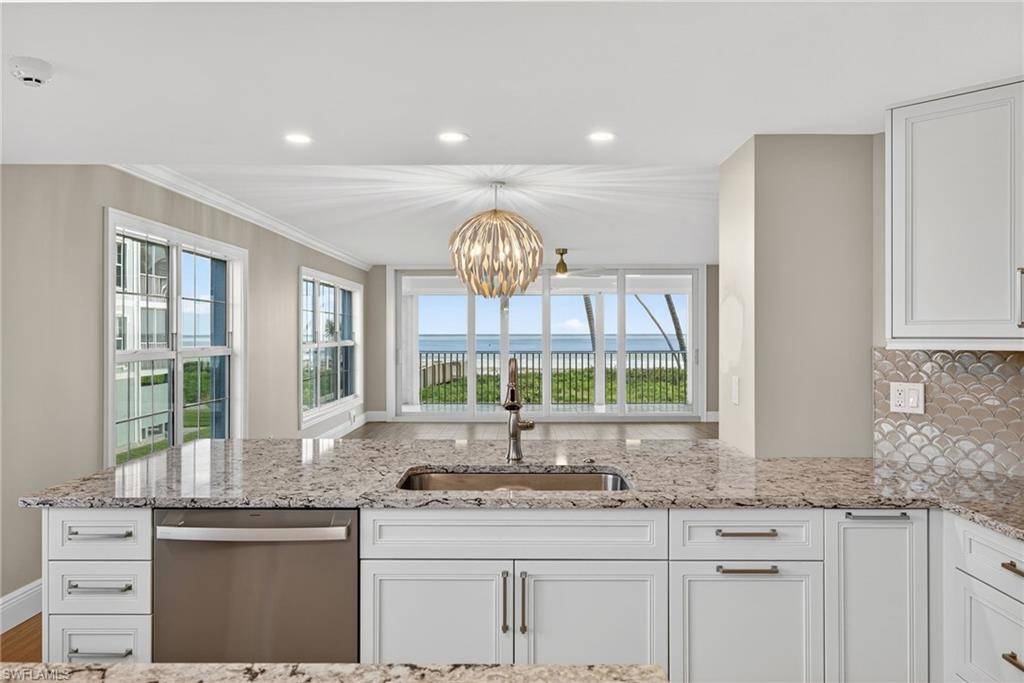 Sanibel, FL 33957,3145 W Gulf DR #201