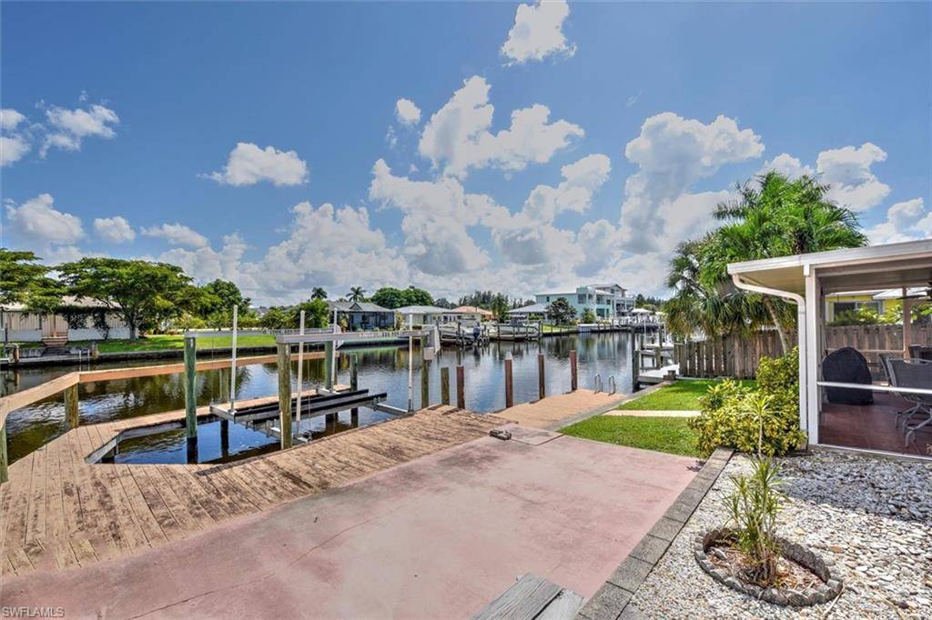 Matlacha Isles, FL 33991,12276 Boat Shell DR