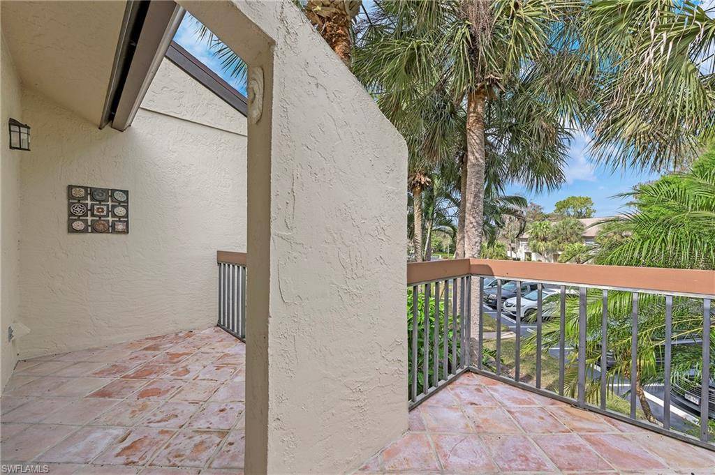 Naples, FL 34112,1812 Kings Lake BLVD #202