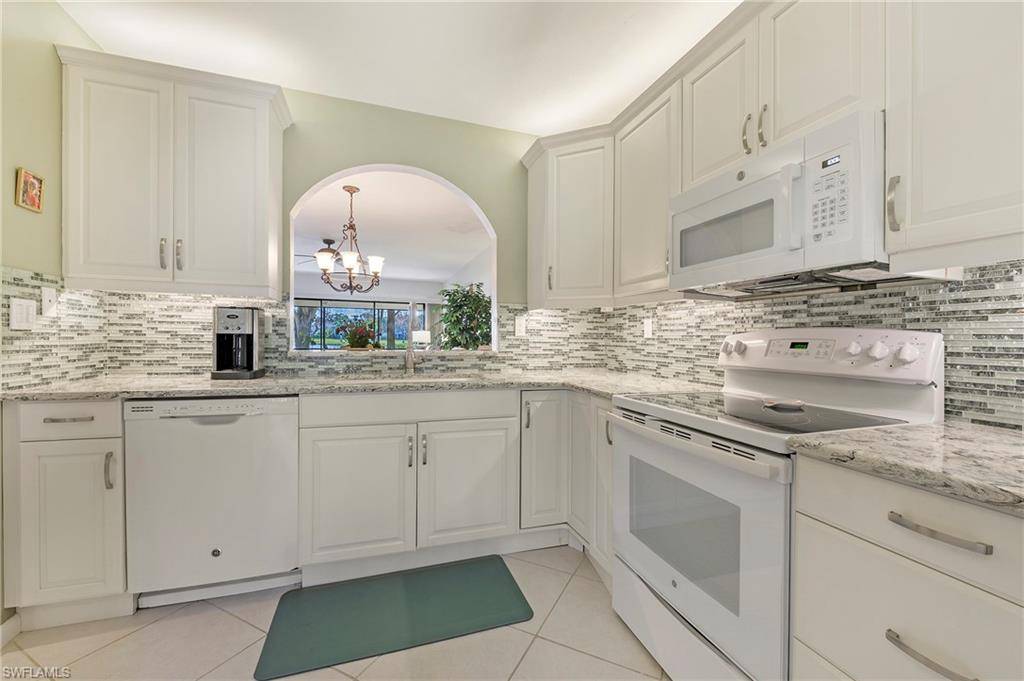 Naples, FL 34112,1806 Kings Lake BLVD #102