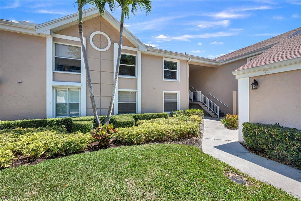 Naples, FL 34109,9832 Luna CIR #G-203