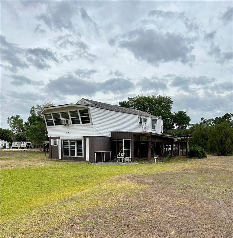 Alva, FL 33920,2111 Gardner CT