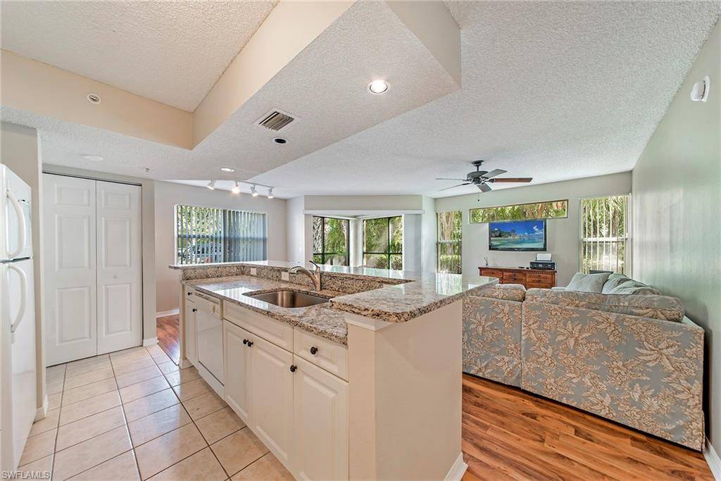 Bonita Springs, FL 34135,8960 Colonnades CT E #911