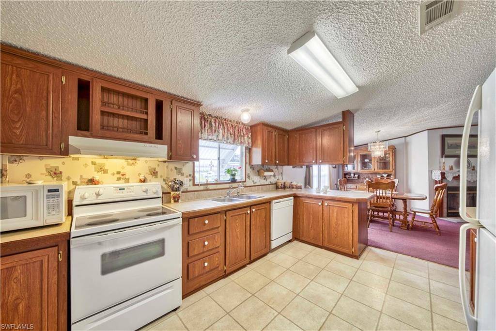 North Fort Myers, FL 33917,8269 Penny DR