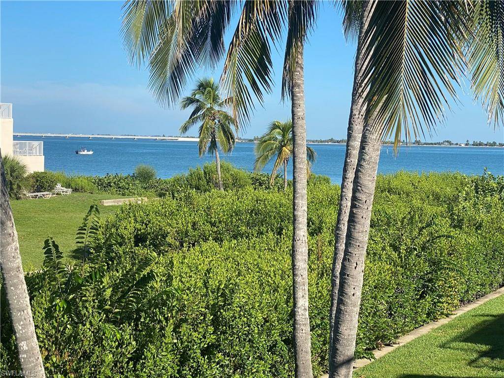 Sanibel, FL 33957,200 Periwinkle WAY #232