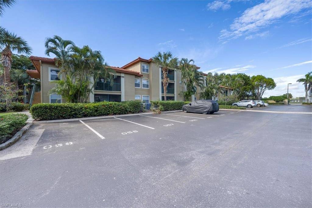 Bonita Springs, FL 34135,8930 Colonnades CT E #621