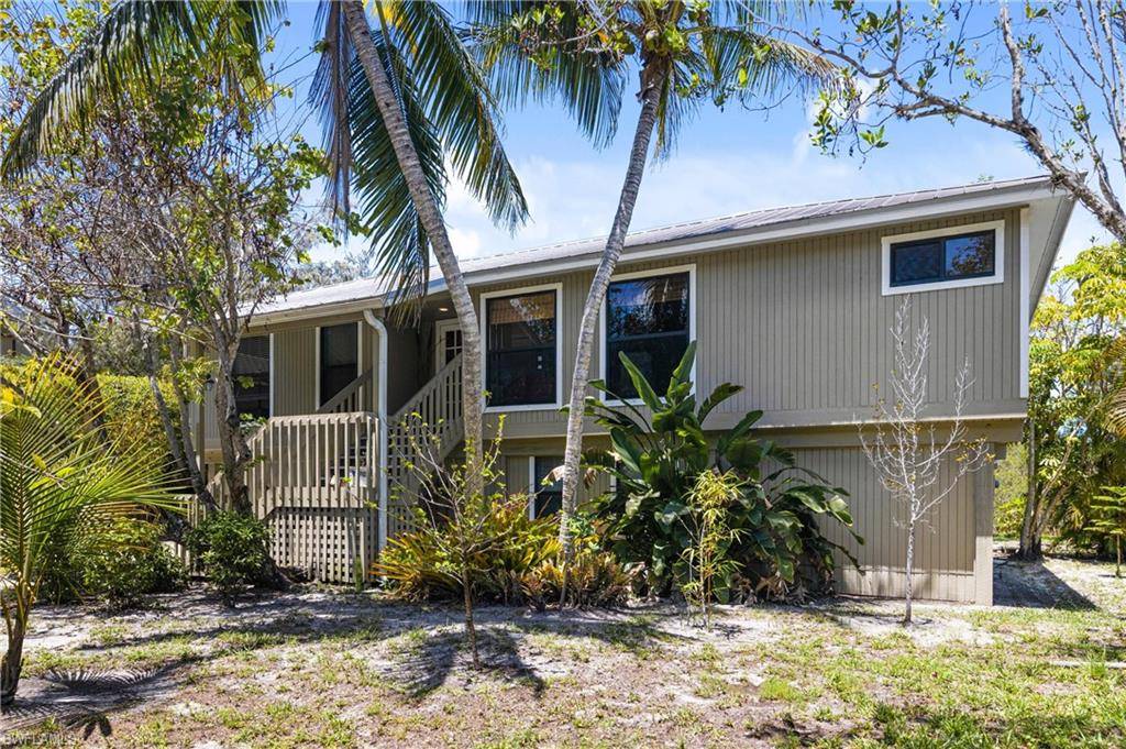 Sanibel, FL 33957,647 Rabbit RD