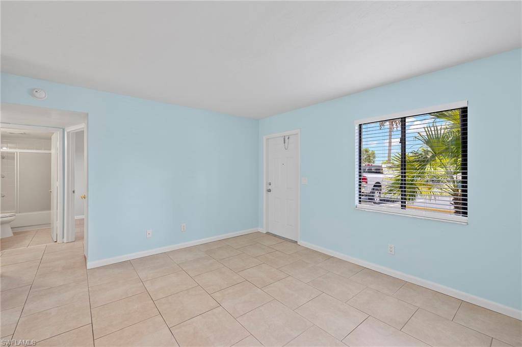 Cape Coral, FL 33904,4904 Vincennes CT #108