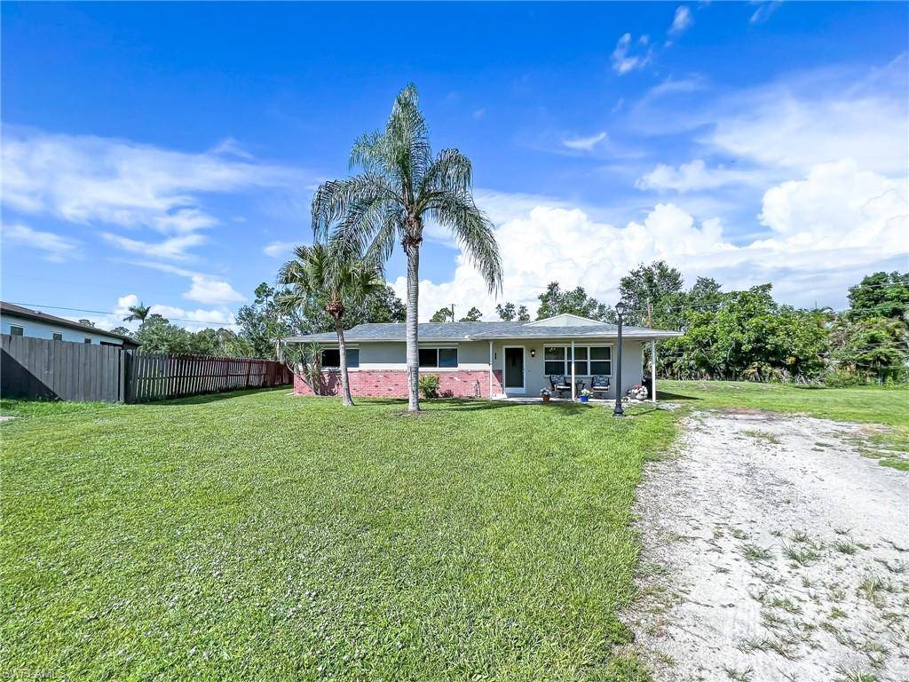 North Fort Myers, FL 33917,2117 Gardenia CIR W