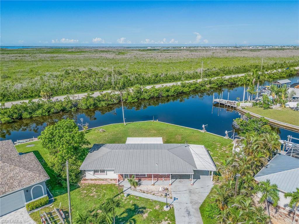 Matlacha Isles, FL 33991,12065 Boat Shell DR