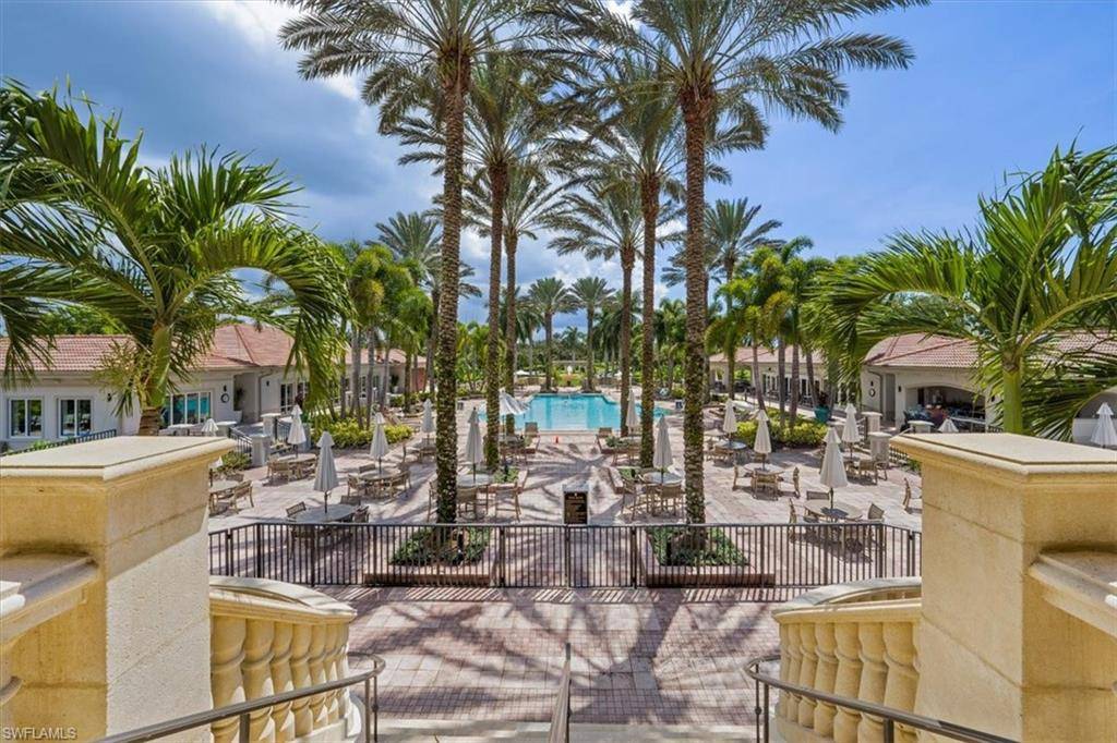 Estero, FL 33928,5000 Royal Shores DR #202