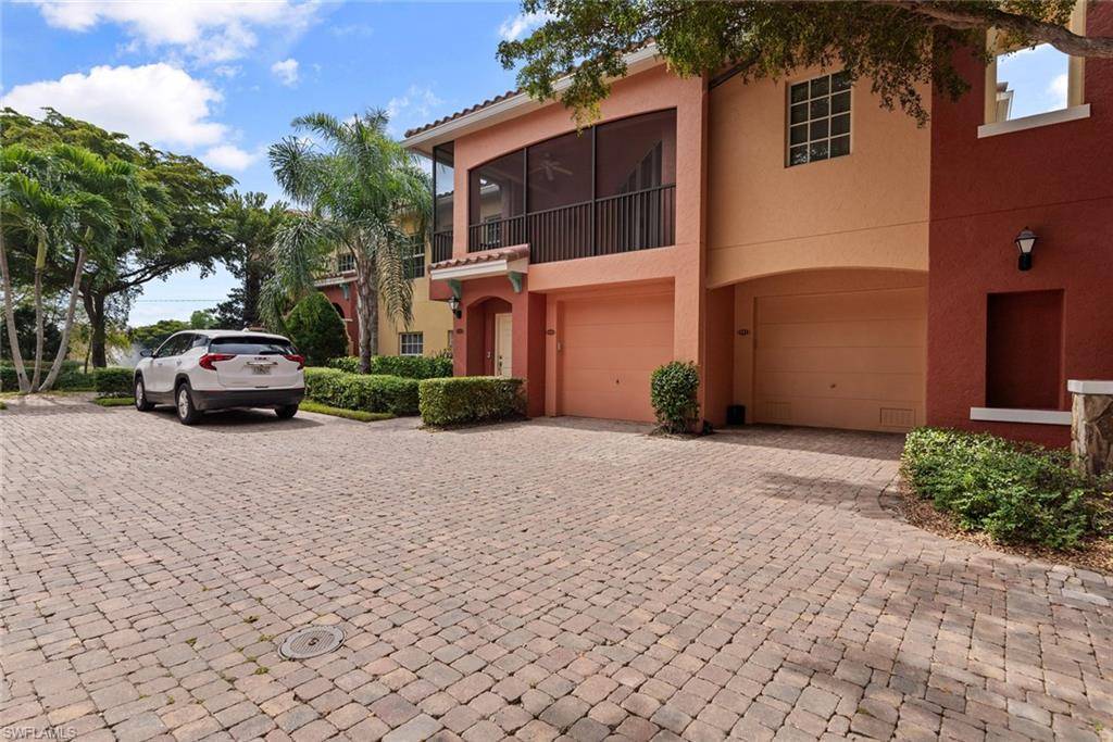 Estero, FL 33928,8601 Via Rapallo DR #201