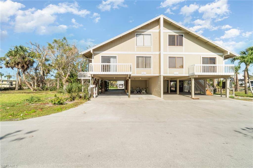 Sanibel, FL 33957,994 Greenwood CT N