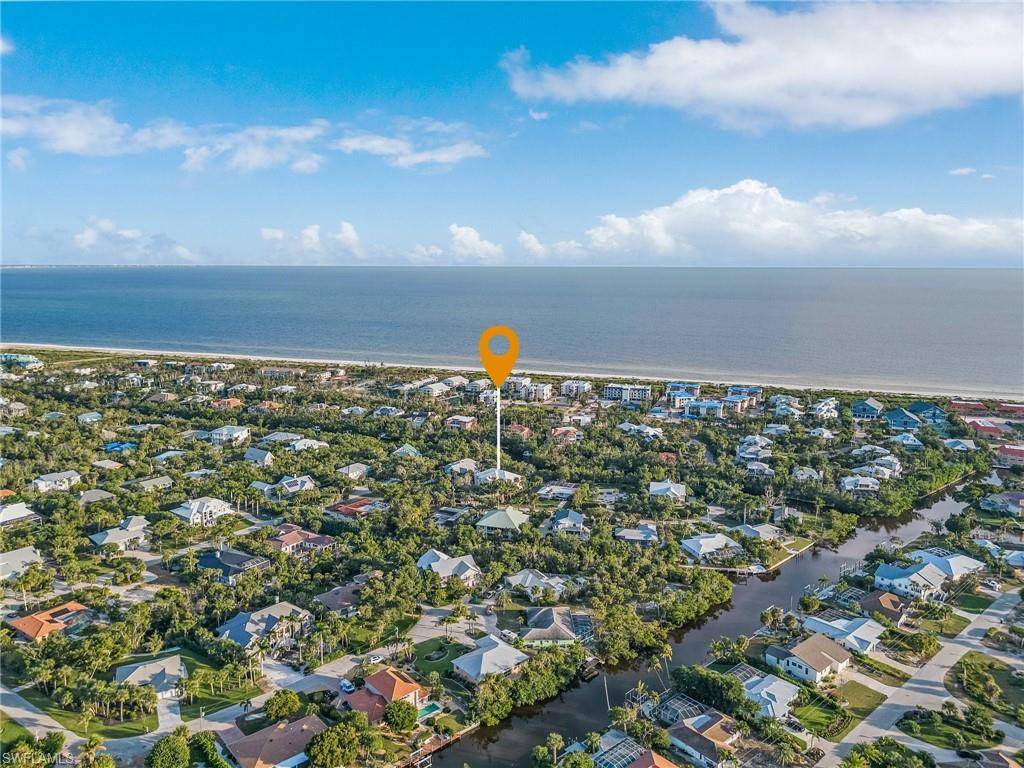 Sanibel, FL 33957,707 Anchor DR